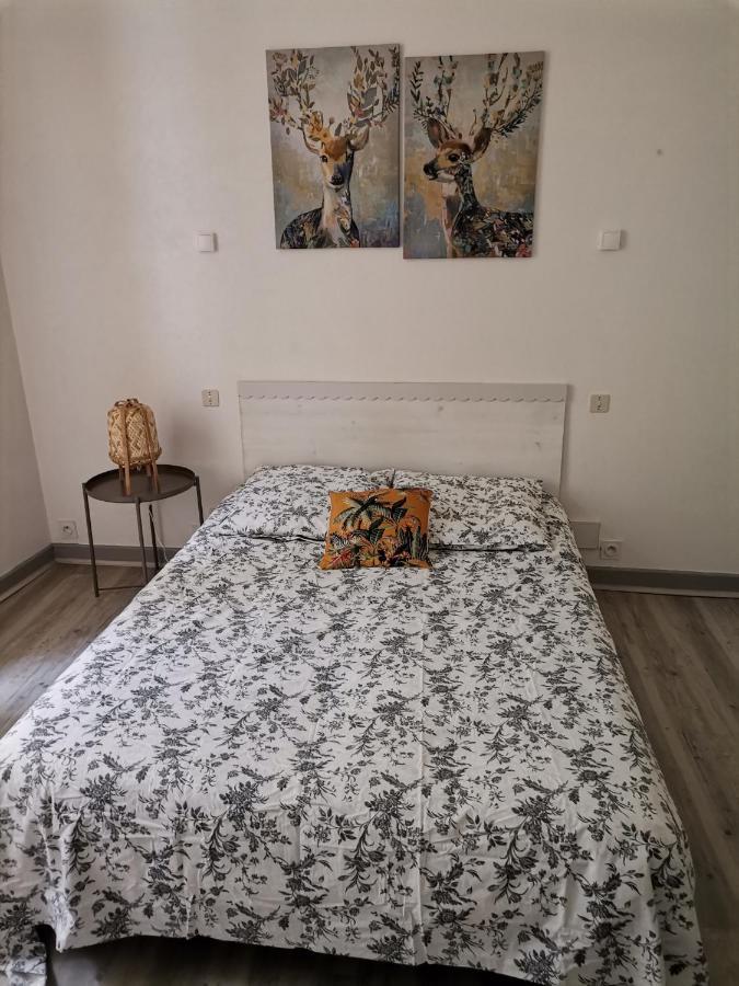 Appartement Catharina วีเนิฟ-โซร์-ล็อต ภายนอก รูปภาพ